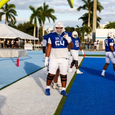 Maxx_Jones_54's profile picture. 6'5 320 | OL | Class Of 2028 | Student Athlete @IMGAcademy I 3.5gpa | 86 IN wing span |10.7'👋🏽 | 2X state 🤼‍♂️ | 17 👟| 📲972-748-9244