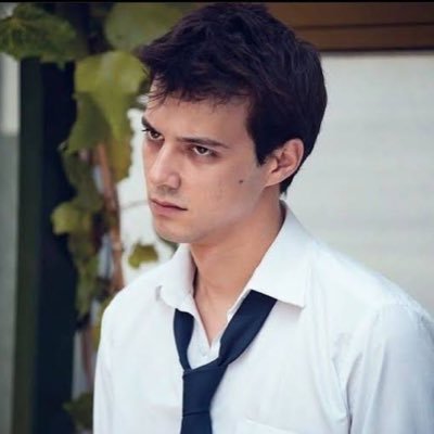 badliarr62's profile picture. Servet Düşmanı | Ünsüz Yönetmen | Hanımcı | Leyla | Faşist Avcısı | Put Yıkıcı | #ManCity