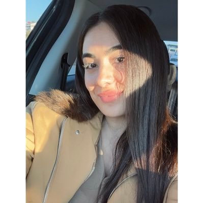 ozleminbuu's profile picture. 