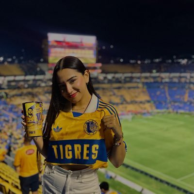 astridflomu's profile picture. :25: Regia / Tigre de corazón 🐅 / NAHUELISTA DE POR VIDA1️⃣❤️ •Que viva el anti🤟🏼•