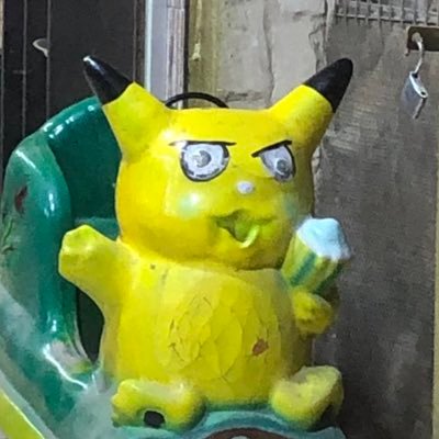 madlyahmadly's profile picture. that guy from that place | 🇯🇴 | a poet who collects fossils.