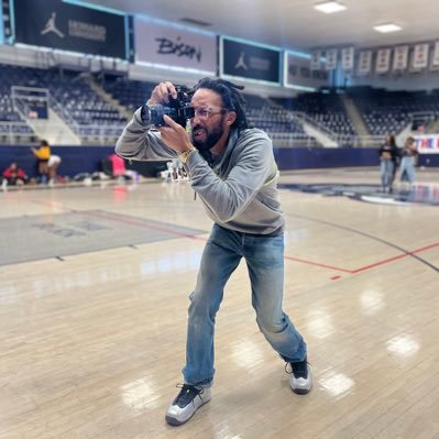 uhvawntay's profile picture. Father/Husband + Artist + Professional Photographer + #TheeBoothExperience + @GoonMilk