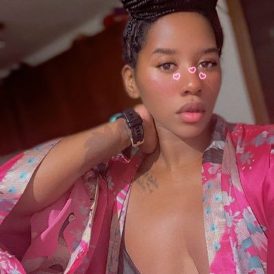 Vivalaquintaa's profile picture. 33 and blessed just here to make you buss no meets❌❌follow me on tik tok @vivalaquinta