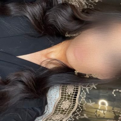 2naaws's profile picture. 🌹🌸💐🌺🌷🍉🥀🌻🪷🪻🌼 J’aime les fleurs et les chats