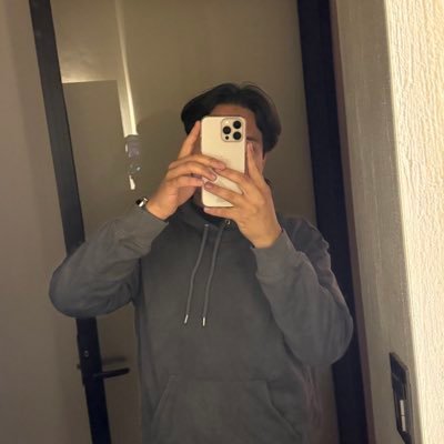 Justtt_jona's profile picture. 