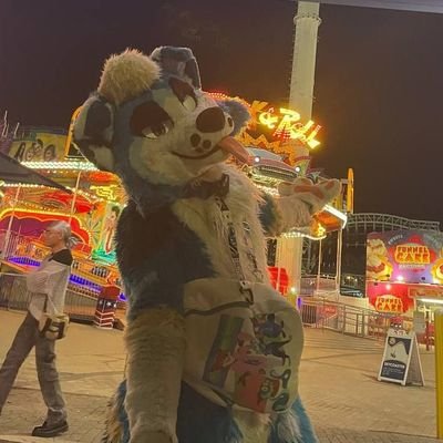 ZappFox's profile picture. Lvl 23 |💙@RyderTheFolfsky💙| Artist Amatuer artost of all trades| Certified snuggle brat | Party Dog | | Usually always doin' something | 18+ to follow