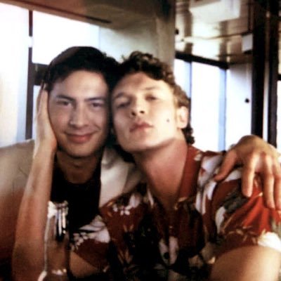 BVCKLEYDIAZ118's profile picture. roses are red, violets are blue, henry is gay, i guess alex is too