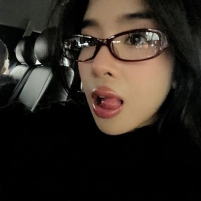 melindrhosa's profile picture. Falo 🇧🇷🇫🇷🇯🇵🇬🇧🇨🇳NERD🎹🔭♟️🎮📸✍️🎨