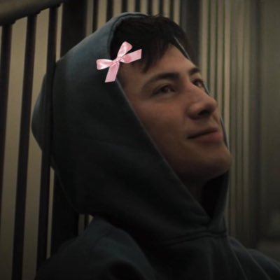 lcxtwt's profile picture. ✮ girldads, taygracie & hollanov enthusiast ✮