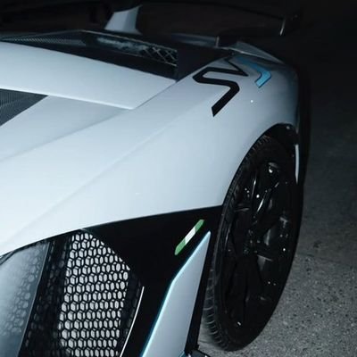 B_Cash_flow's profile picture. Money minded... Puff and pass 🚭