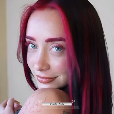 dualidez's profile picture. ✪ 𝔸costa ⠀⠾my name is 𝗧𝗨𝗟𝗜 artista multifacética 」W𖦹man in b̷lack + ɍed de la ciudad del 𝔣ernet ⫭ # star llevo las alas en mi espalda, 𝚇𝙾𝚇𝙾 ➶