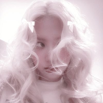 ainutilismoo's profile picture. 𝅄 .•☼°•𓈒 the stɑrs don't shine like my eyes when I see you.