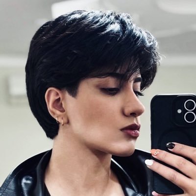 hopeful4224's profile picture. We live and die by pretty lies…