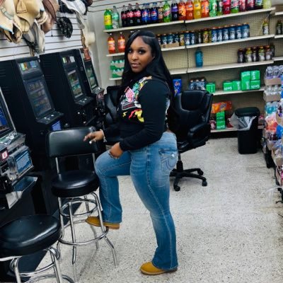 fineasspeachy's profile picture. Shakara 🍀Solid 1 of 1 - 2PRETTY BITCHES Peach|DYMOND