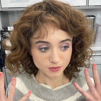 byIerlckt's profile picture. 𐕣 im almost in every fandom🪽🎼🦷 defending will byers and maysilee donner on the internet is not enough i need a gun 𖤐