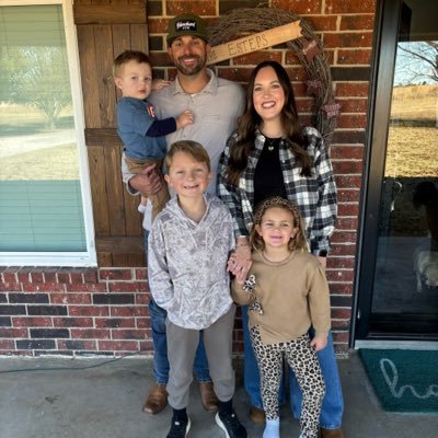 luke_yost's profile picture. Christian | Married to my bride Kelci | Dad to Ozzie/Lenni/Griffey | Athletic Director at Blanchard High School