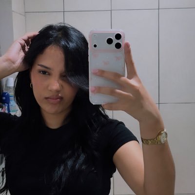 shaidenashley's profile picture. #savetheplanet🌍🌳🐊🐋🐘🦧 #savethebees🐝💛