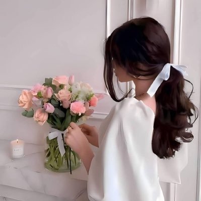 1E1V1's profile picture. 