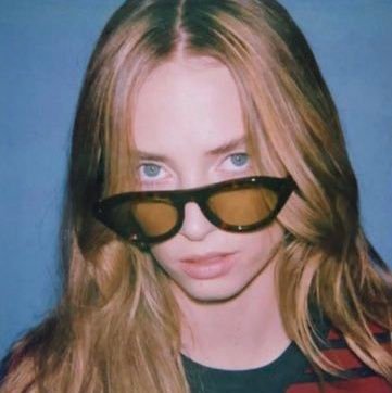 wingsseeun's profile picture. cortis, livros e marvel.