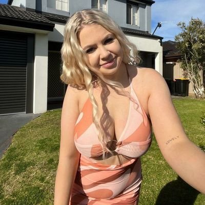 SarahLeone57026's profile picture. 