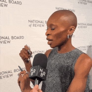 anaascardigan's profile picture. everything and nothing always haunt me