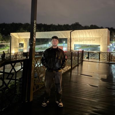 SenBanaEmosDe's profile picture. ytü. hurdacı. liberal.