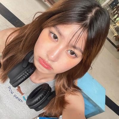 sepbonnie's profile picture. aos sábados vou ao presídio levar a marmita da minha mulher claire 19 facadas