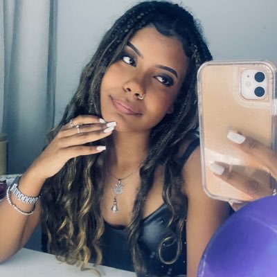 44juliia's profile picture. 