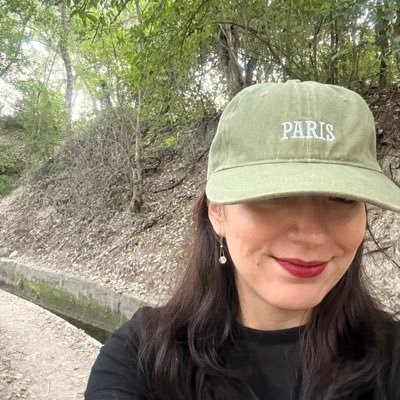 HERACISNE's profile picture. Cursando una maestría emocional, en este viaje de introspección llamado escritura.