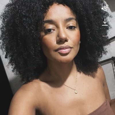 re_voltadinha's profile picture. Viver não me assusta mais 🌱