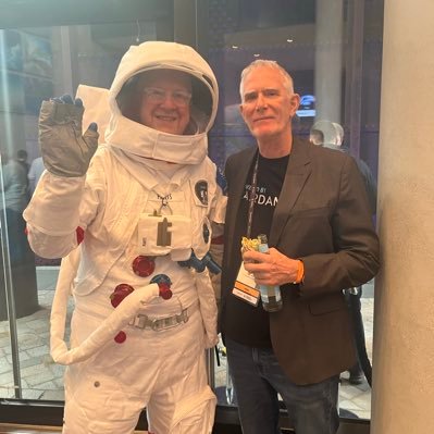 Cardano_Power's profile picture. YouTube channel Powered by Cardano
Owner of Cardano Hotel Barcelona  
MEDIA stakepool Cardano and Apex Fusion