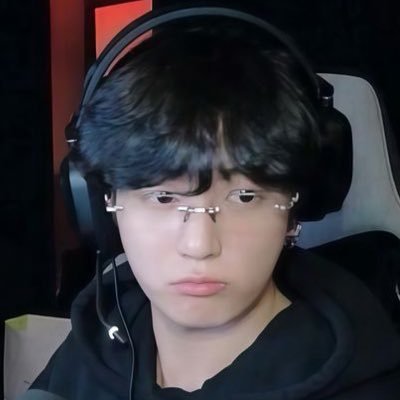 koobvrry's profile picture. now you made me leave my heart out here