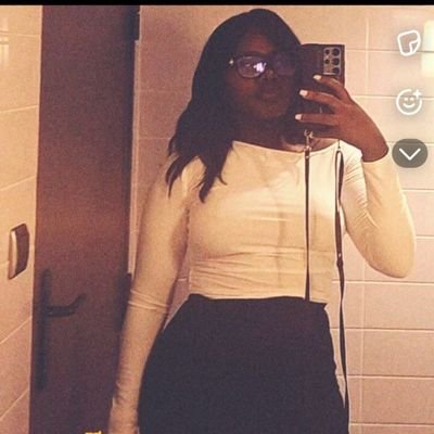 MllexSmah's profile picture. Ici pour  suivre l'actualité & rire