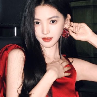 Ayerichan's profile picture. Breakfast at Zürich with Arrick Rheys. 🍒🍕🥟🥣