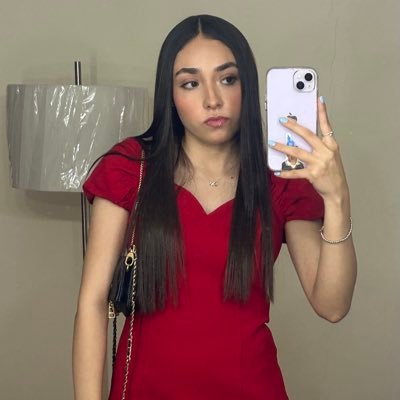 julipicazo's profile picture. 