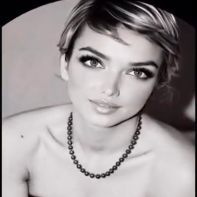 SassyGirlBoss's profile picture. IM ME. I DO ME. AND I CHILL•unapologetic political junkie•Democrat•proud Jewish• rule breaker & queen they warned you about 👑 playboy covergirl/playmat