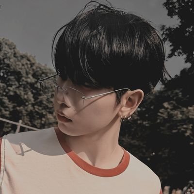 gmyungr's profile picture. Unreal — 𝗚𝗶𝗹𝗮𝗿𝗱𝗶𝗼 𝗚𝗮𝗹𝗮𝗴𝗵𝗮𝗿, Gryffindor 1st AU 5001; Care of Magical Creatures.