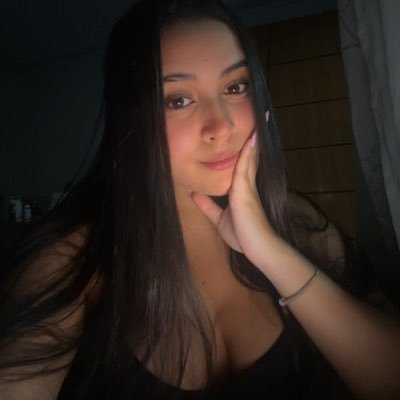 lhlzn_bm's profile picture. 