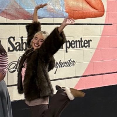 RevolvingSab's profile picture. 17 | 11/7/24 #PortlandShortnSweet | One of Sabrina Carpenter’s beautiful LA fans 🐾| met sabrina on 8/13/25 | seen Sabrina 3x | MB HQ notice 1x | TeamSabrina 5x