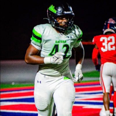 Ejvaulx92's profile picture. 6'3 260 football player,LCHS 🐊Class (2027)DE,DT Powerlifting gmail:ericvaulxjr08@gmail.com #+662-408-2065