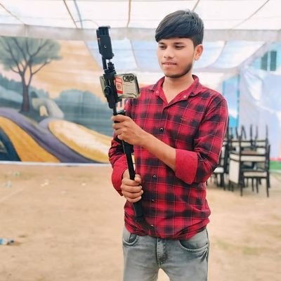 ShivrajYad26987's profile picture. इंसानियत अगर जिंदा हो. 
                                                                                                       तों फिर भाईचारा कायम रखें..✍️✍️✍️