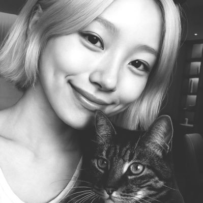 LightHwangShin's profile picture. 🖤 저는 비디오 게임을 하고 있습니다🖤 (SMN)🇰🇷 Games & Music 🎧 = life