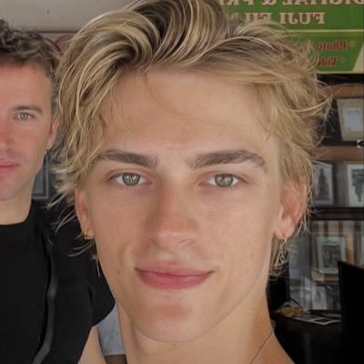 lestatdevere's profile picture. ♱ laurent said, ‘hello, lover.’ ͏ ͏ ͏ ͏ ͏ ͏ ͏ ͏͏ ͏ ͏ ͏ ͏