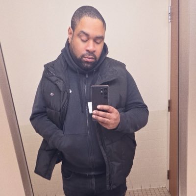 idongCodes's profile picture. I like coding , gaming and dogs 💻 🎮 🦮 .