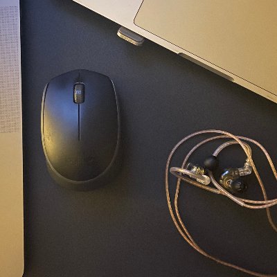 devkwabs's profile picture. Just an apprentice.