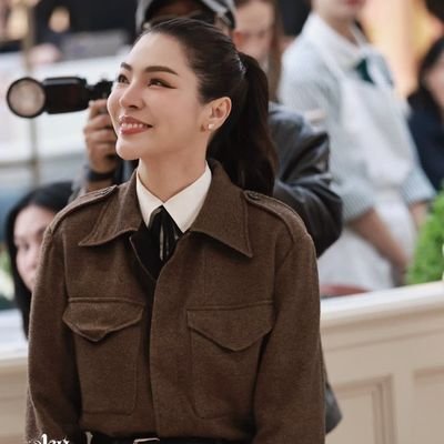 verocairusta's profile picture. Luxury is vulgarity, he said, and he won me over. Ants don't eat that honey. FAYEMILY 🌻 Full support 
@malisorn00