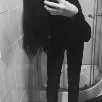 pardaliss_'s profile picture. ♛ moneymiss and domina ♛                                     ✧ findom and feet ✧