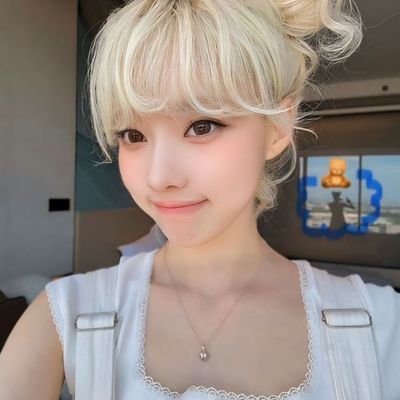 acraseia's profile picture. Played by 𝑴𝒊𝒖 ❀ Luanne Raushanara Moonverly, Hufflepuff's fourth grader devoted herself in Ministry. Owner of 6020, Charm and Arithmancy enthusiast.