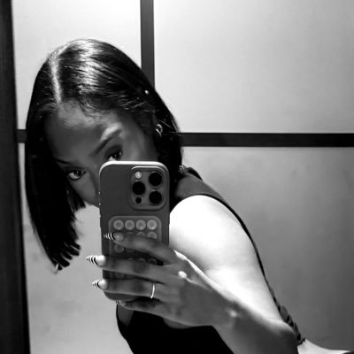 lolotheleo_'s profile picture. diary of a multifaceted black woman!