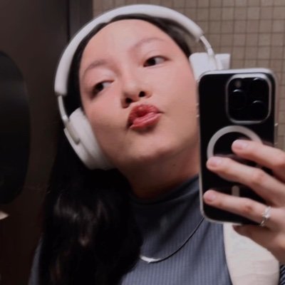 n__uria's profile picture. 